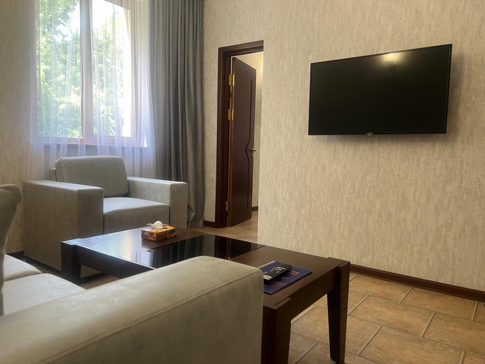 Park Avenue Hotel Erywań Zewnętrze zdjęcie