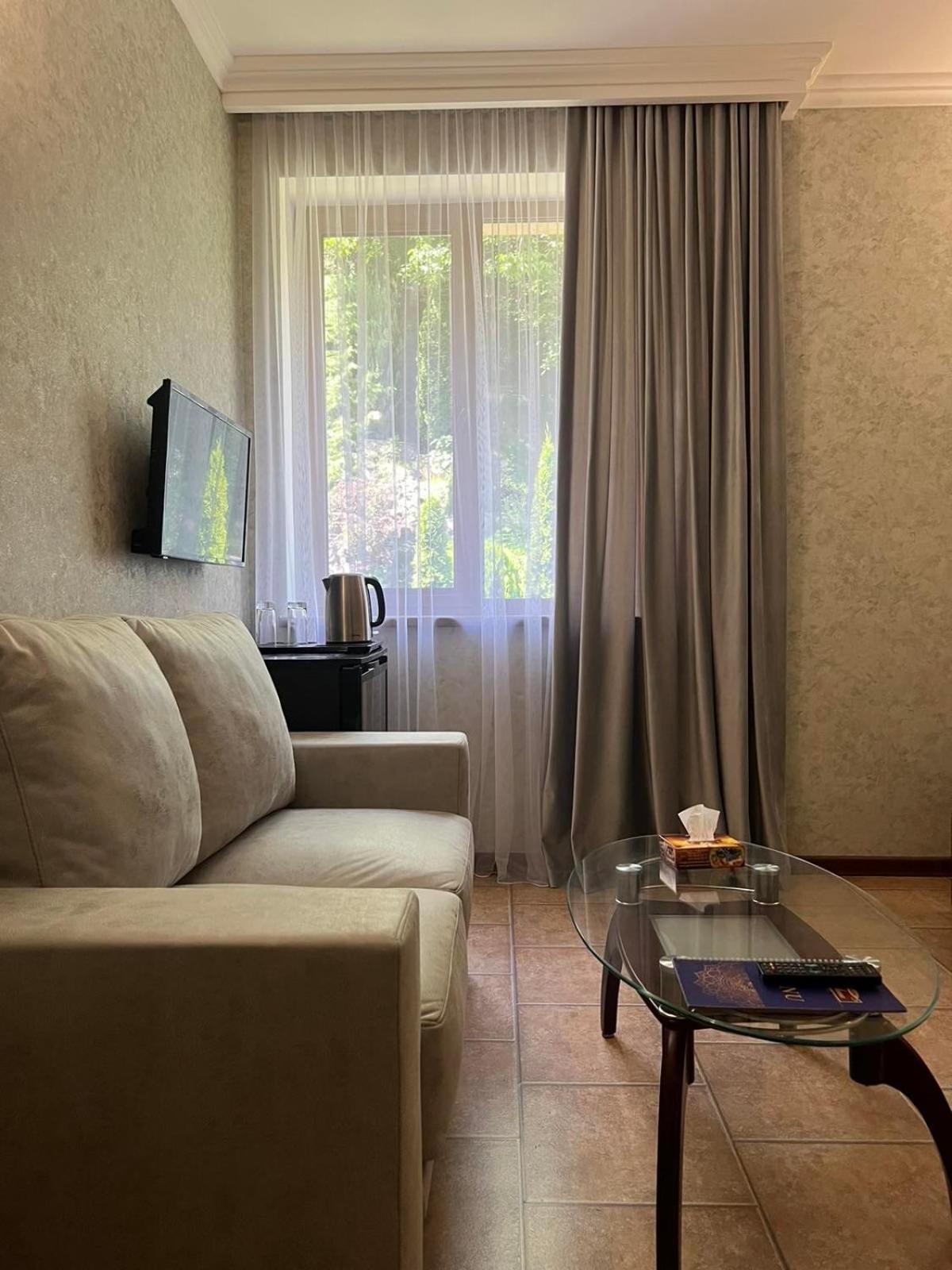 Park Avenue Hotel Erywań Zewnętrze zdjęcie