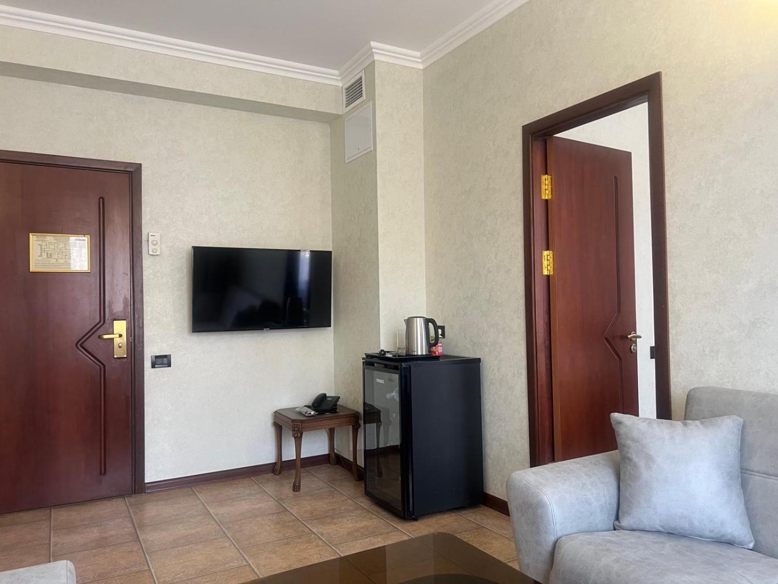 Park Avenue Hotel Erywań Zewnętrze zdjęcie