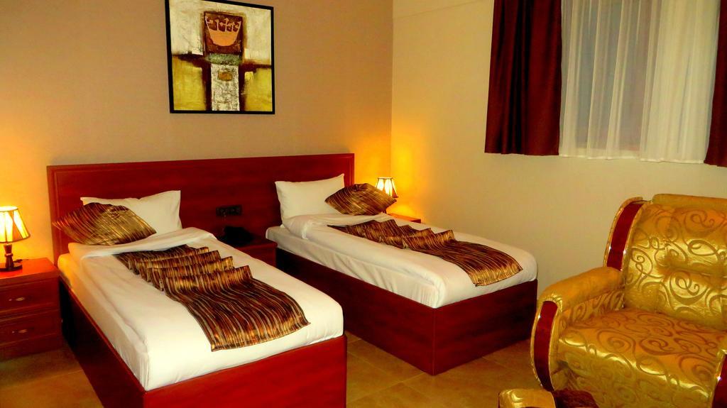 Park Avenue Hotel Erywań Pokój zdjęcie